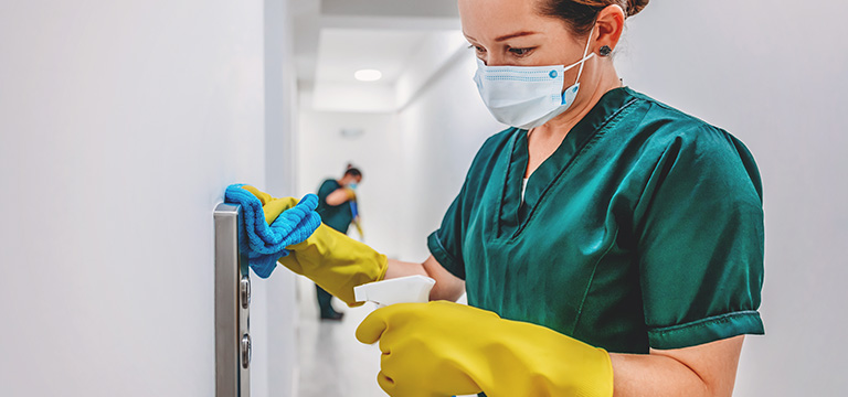 [Fácé~ Másk~s & Rés~pírá~tórs~]