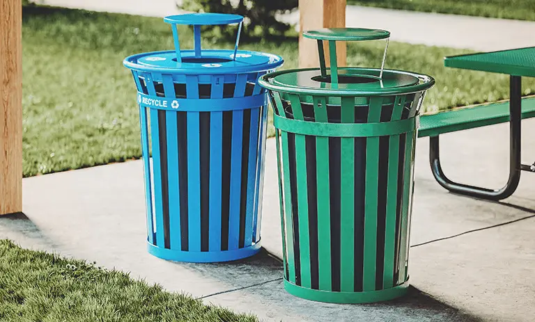 Conteneurs de déchets et de recyclage